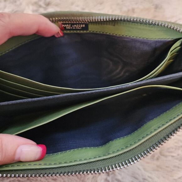 MARC JACOBS LEATHER GREEN CONTINENTAL WALLET - Picture 3 of 5